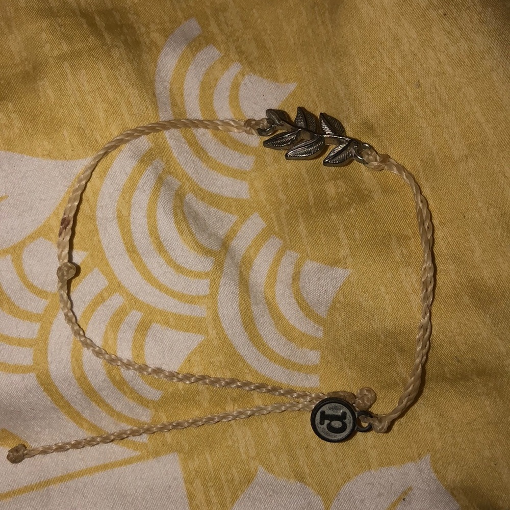 Pura vida bracelet with leaf charm